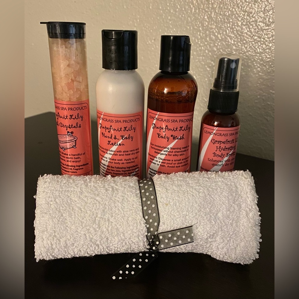 New Lemongrass Spa Grapefruit Lily Bath & Body Set